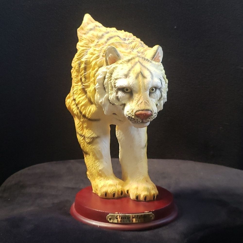 Vintage Classic Wildlife Collection Resin Bengal Tiger Figurine Wood Base